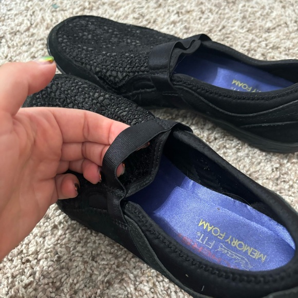 Sketchers relaxed fit memory foam slip on shoes - Picture 5 of 7